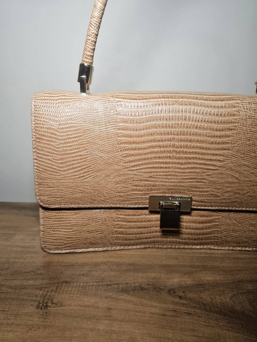 LIZ CLAIBORNE Vintage Y2K Lizard Embossed Shoulder Bag Taupe Structured Handbag